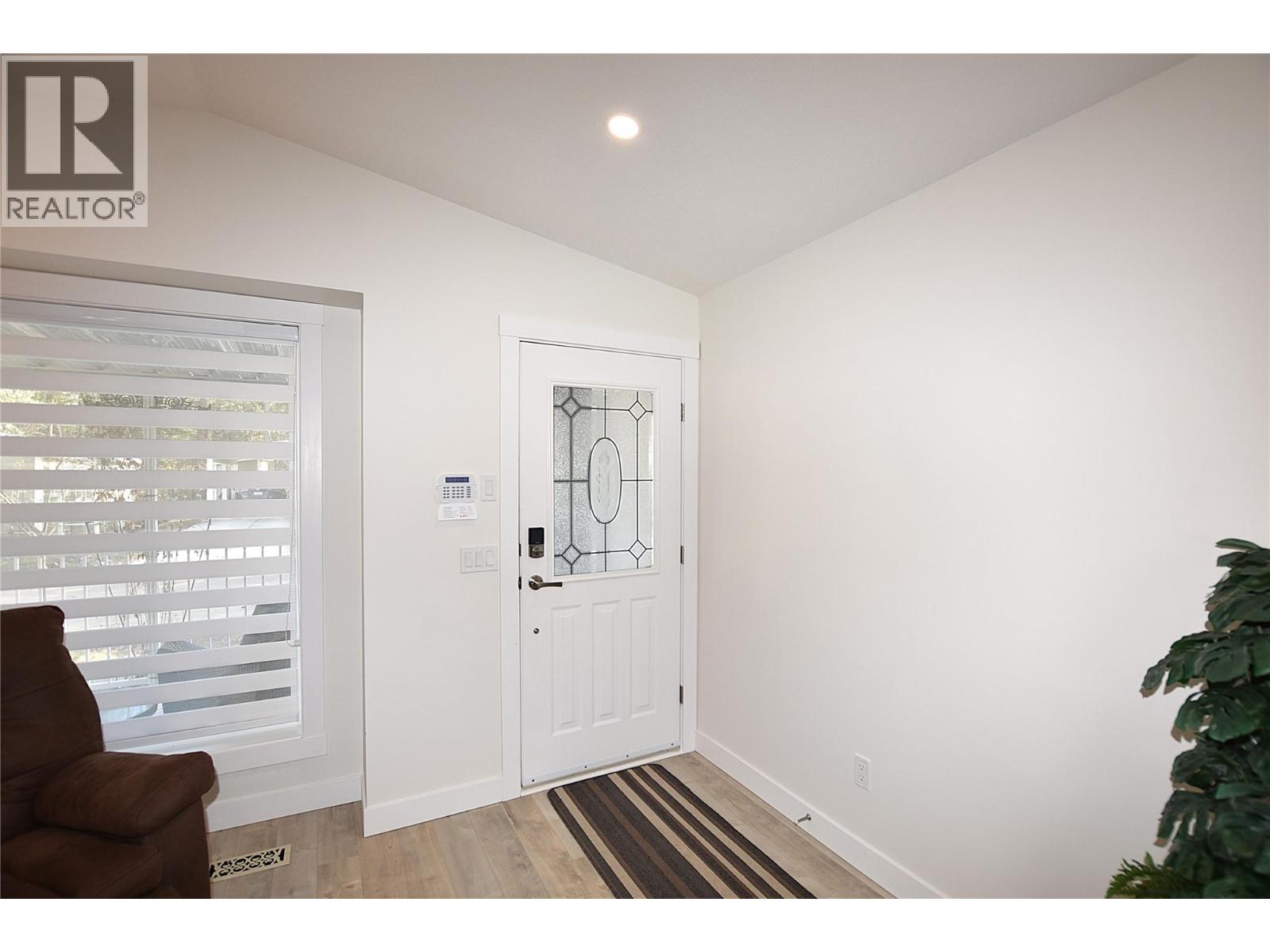  233 234 Falcon Avenue, Vernon