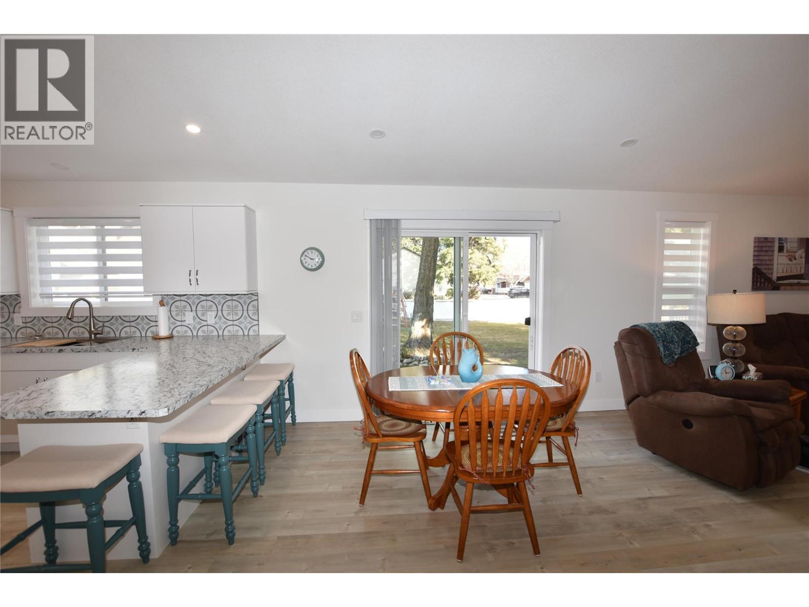  233 234 Falcon Avenue, Vernon
