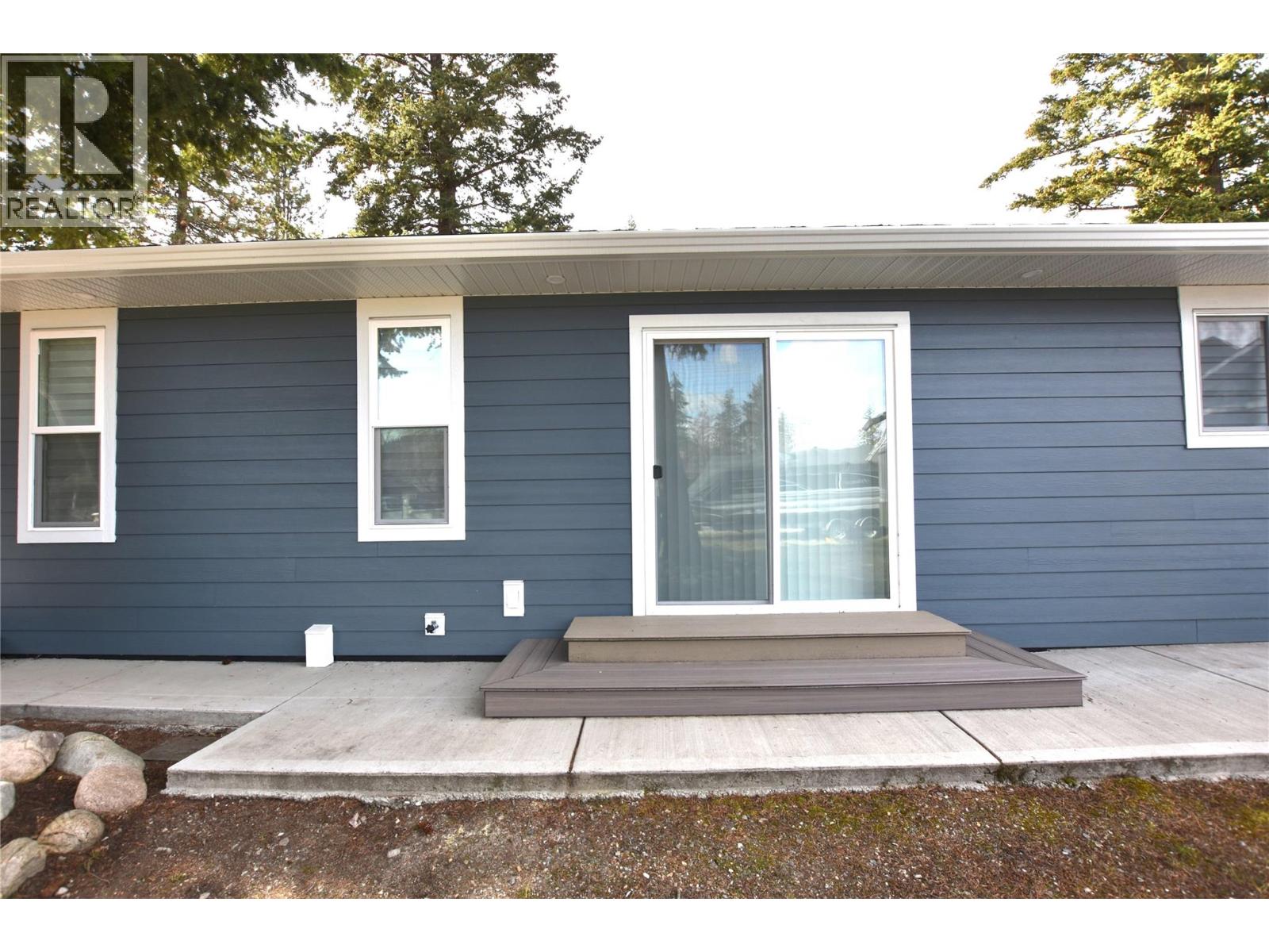  233 234 Falcon Avenue, Vernon