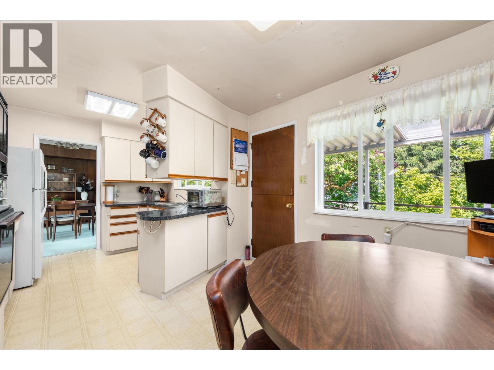 Photo 22 of 7482 Kraft Place, Burnaby BC
