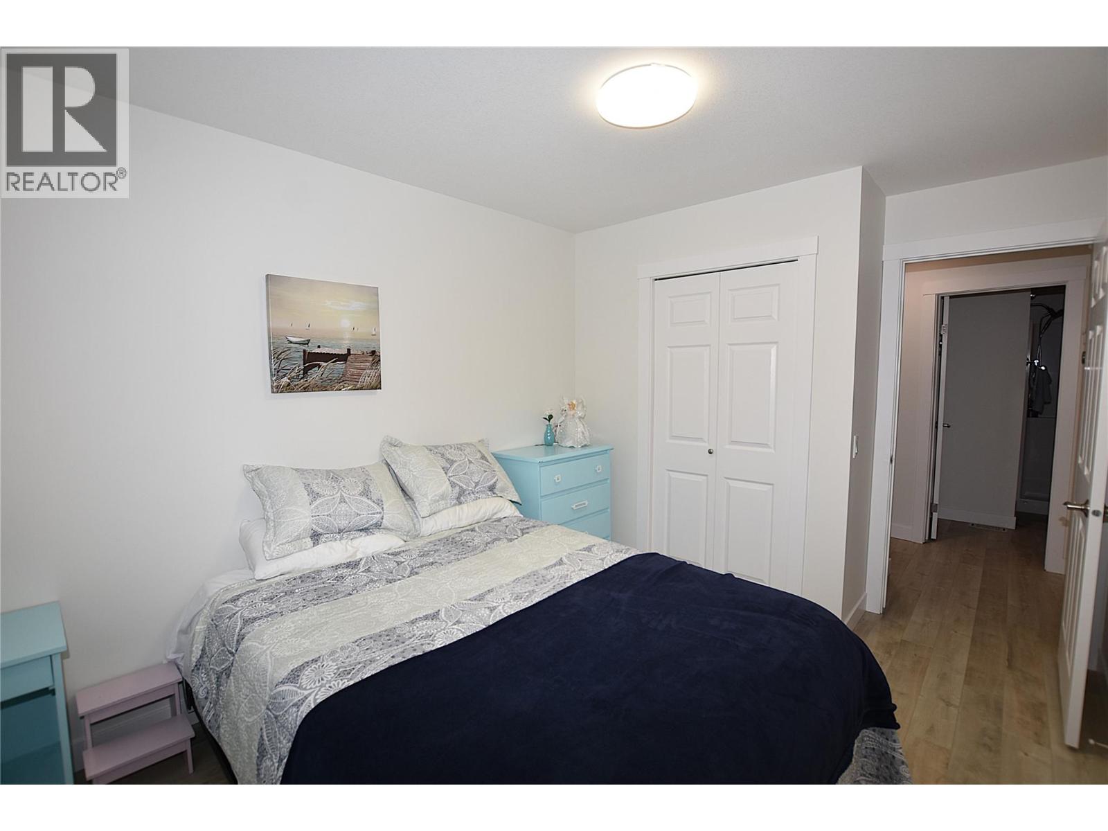  233 234 Falcon Avenue, Vernon