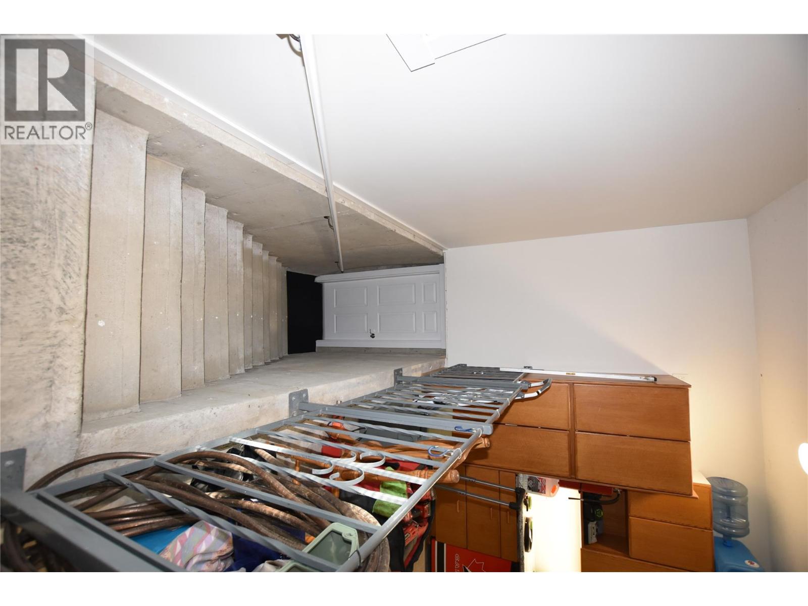  233 234 Falcon Avenue, Vernon