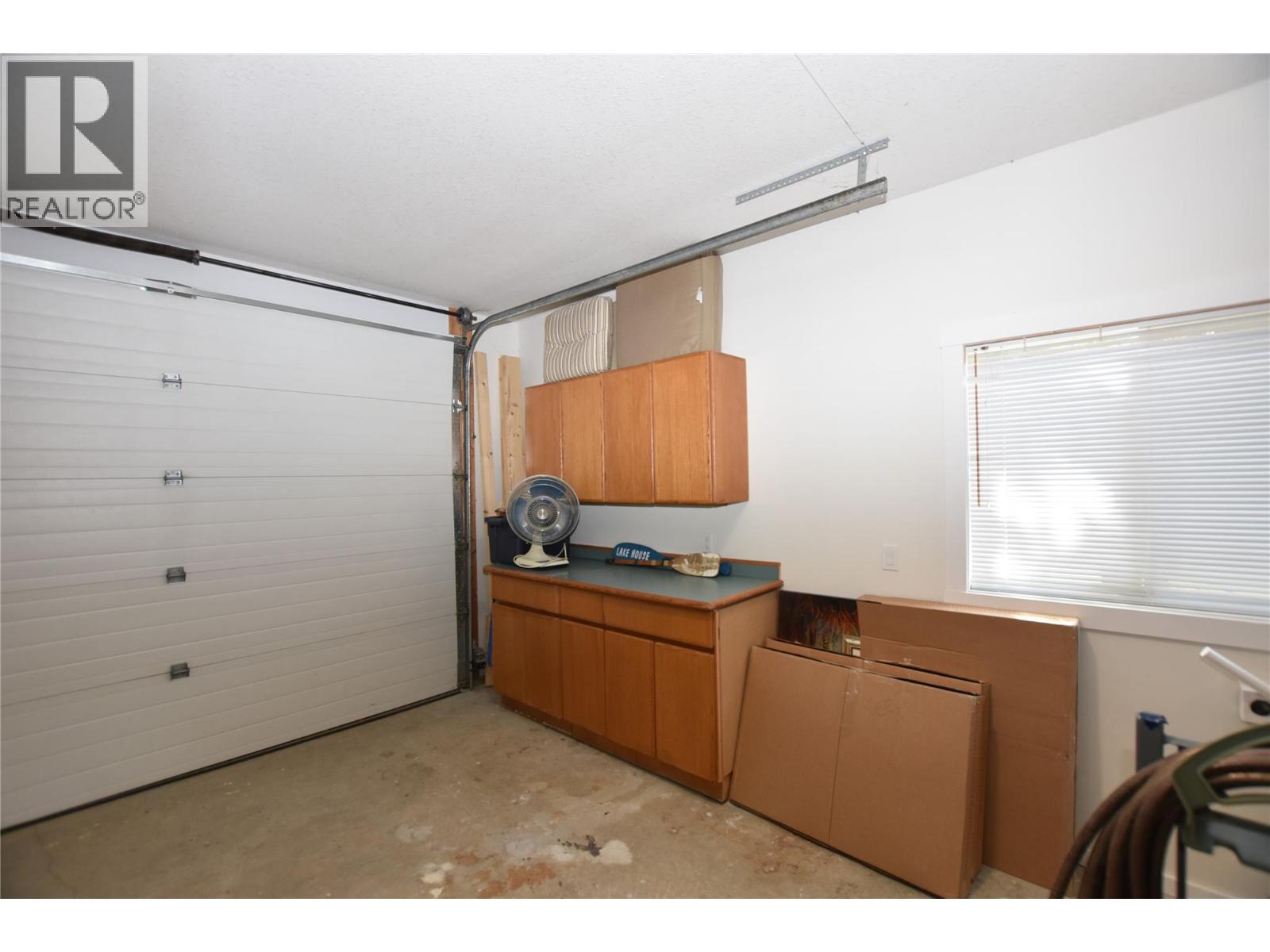 233 234 Falcon Avenue, Vernon