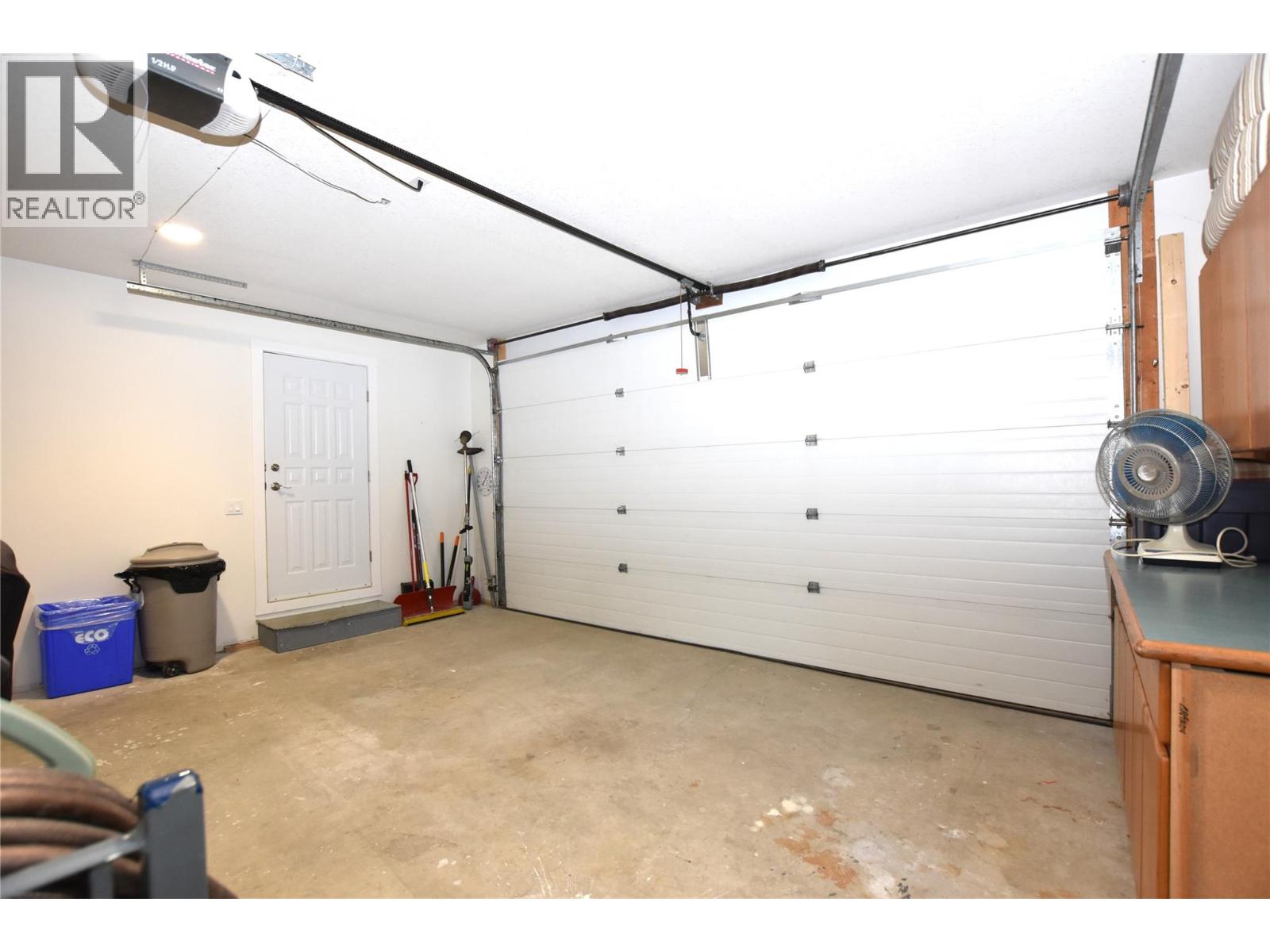  233 234 Falcon Avenue, Vernon
