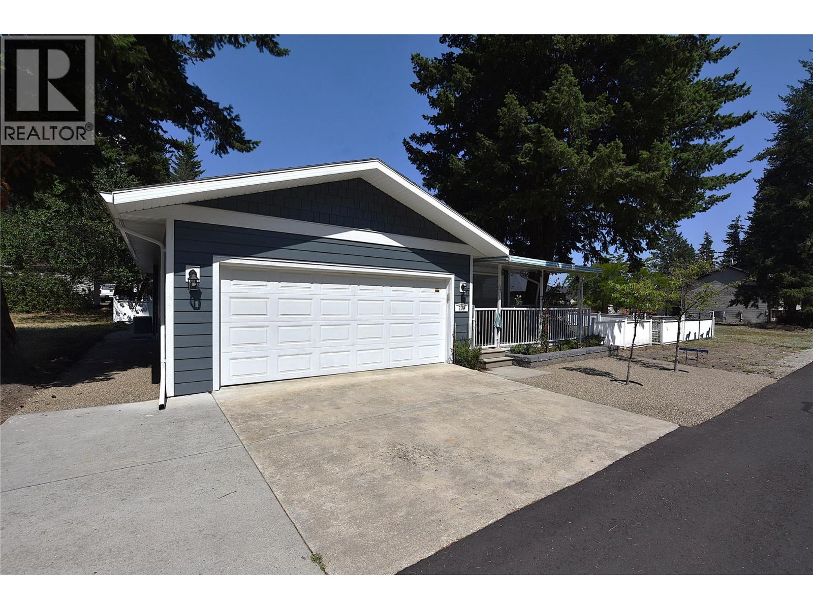  233 234 Falcon Avenue, Vernon