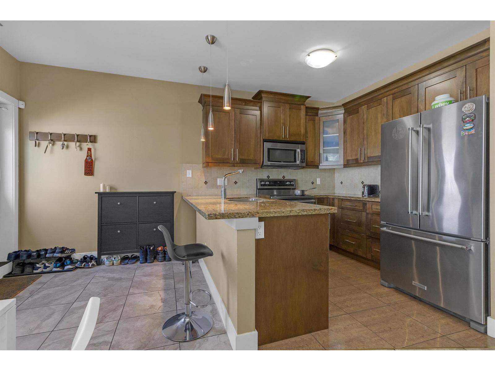 Photo 8 of 13971 64 Avenue, Surrey BC