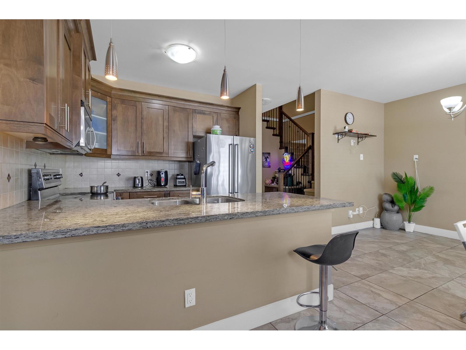 Photo 10 of 13971 64 Avenue, Surrey BC