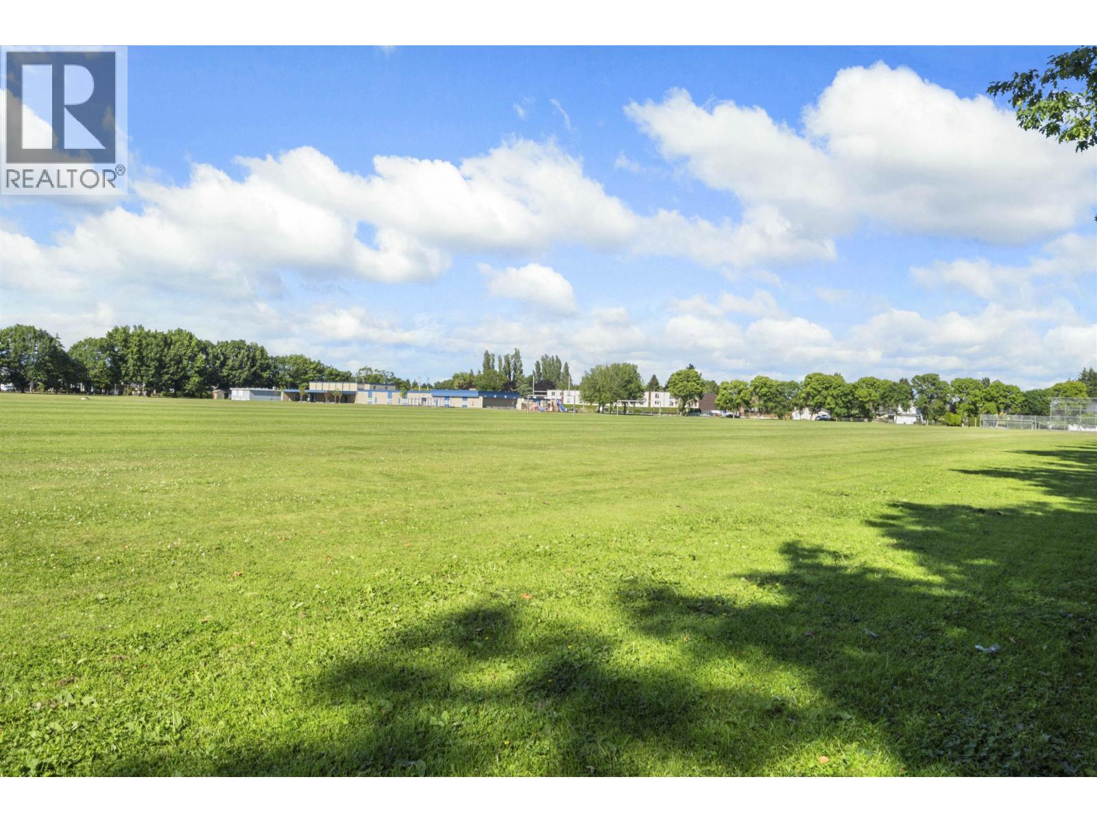 Photo 9 of 312 3451 Springfield Drive, Richmond BC