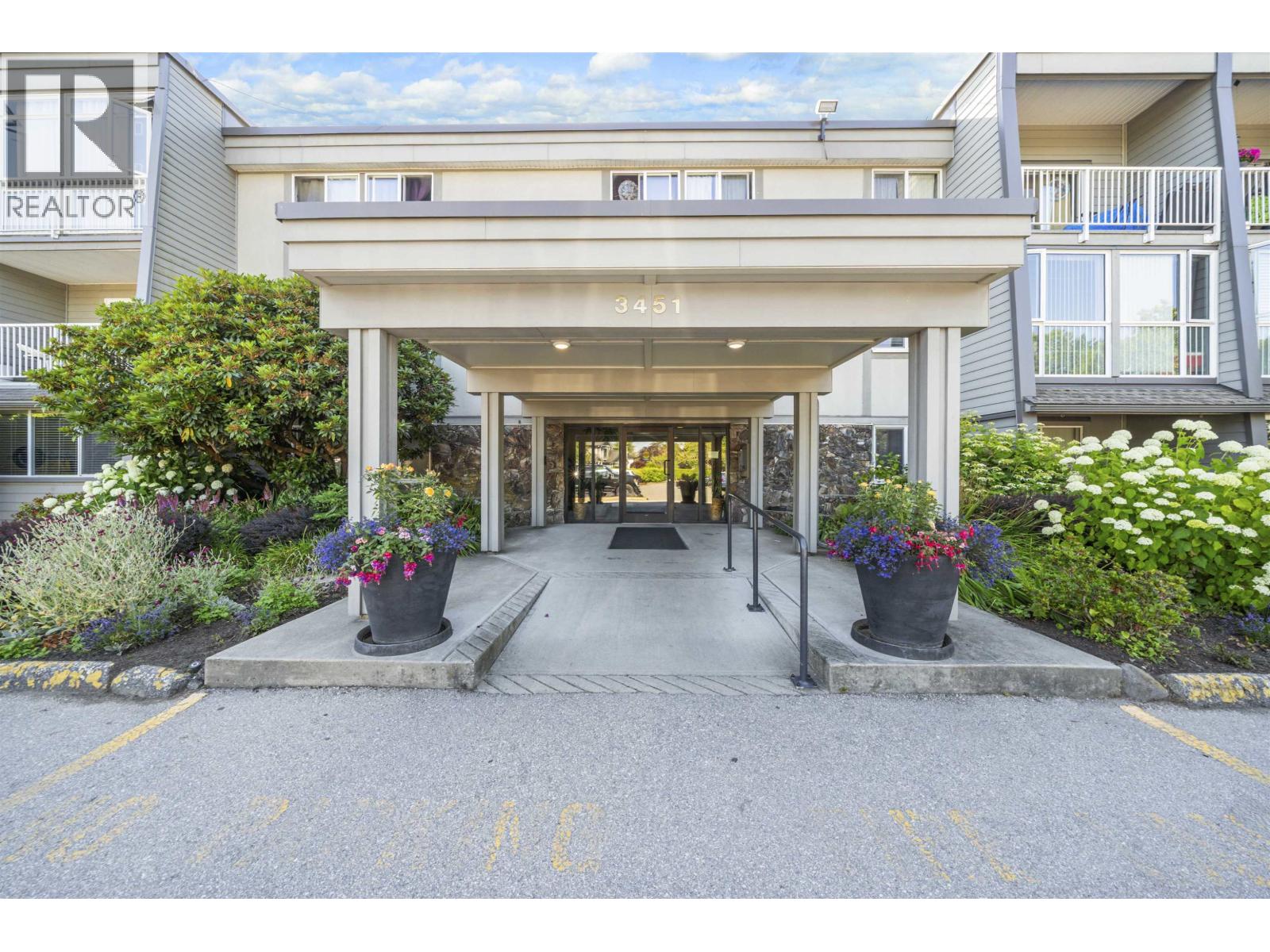 Photo 13 of 312 3451 Springfield Drive, Richmond BC