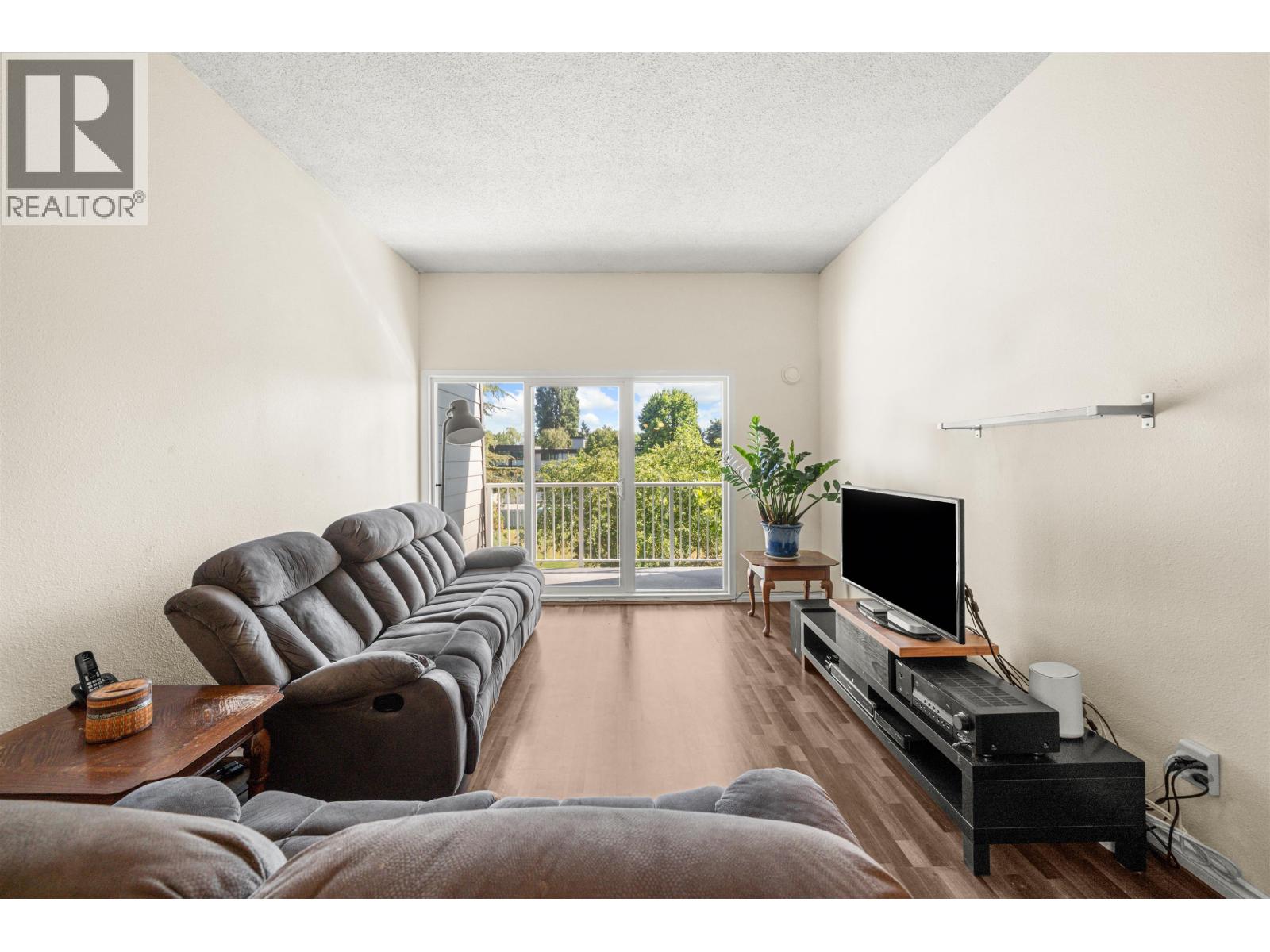 Photo 4 of 312 3451 Springfield Drive, Richmond BC