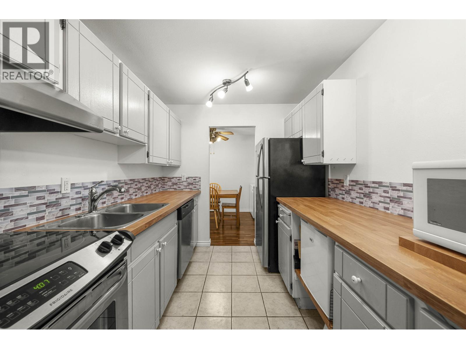 Photo 23 of 312 3451 Springfield Drive, Richmond BC
