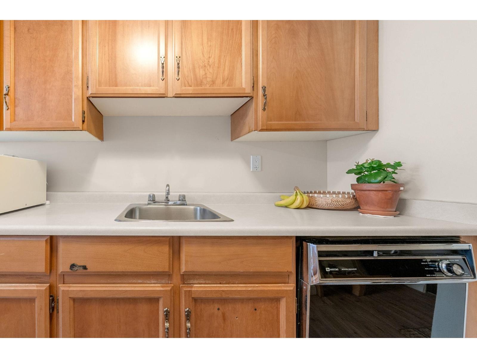 Photo 10 of 113 9952 149 Street, Surrey BC