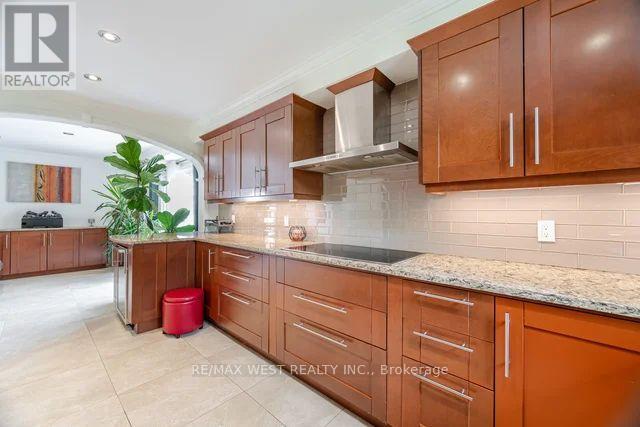 Photo 27 of 5571 Spangler Drive, Mississauga ON