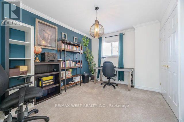 Photo 7 of 5571 Spangler Drive, Mississauga ON