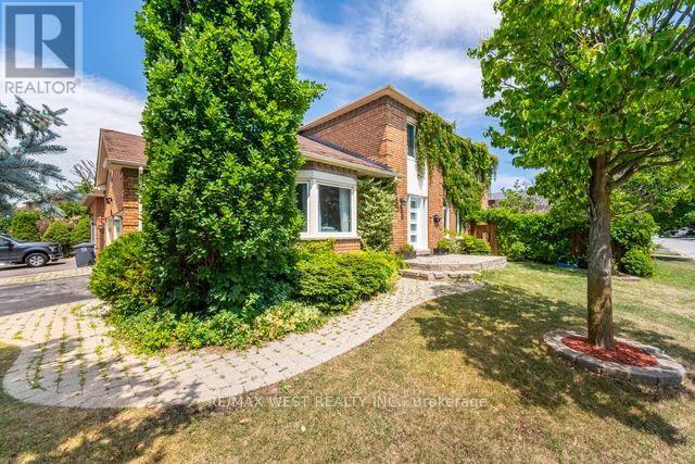Photo 14 of 5571 Spangler Drive, Mississauga ON