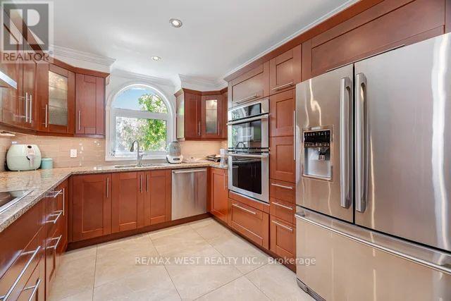 Photo 17 of 5571 Spangler Drive, Mississauga ON