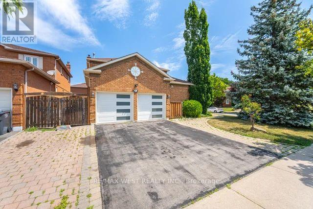 Photo 11 of 5571 Spangler Drive, Mississauga ON