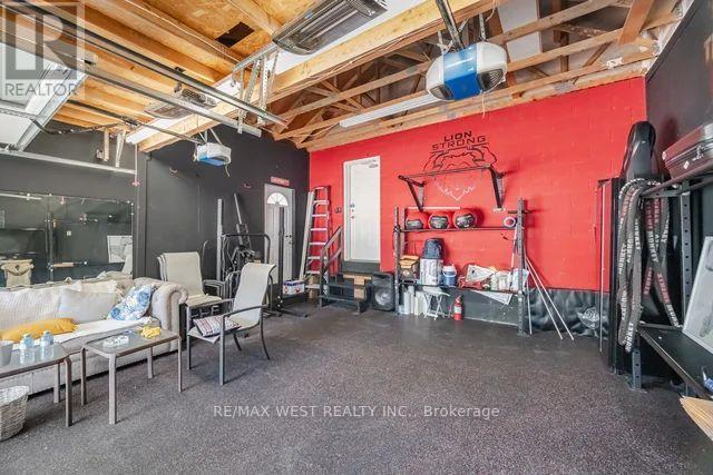 Photo 9 of 5571 Spangler Drive, Mississauga ON