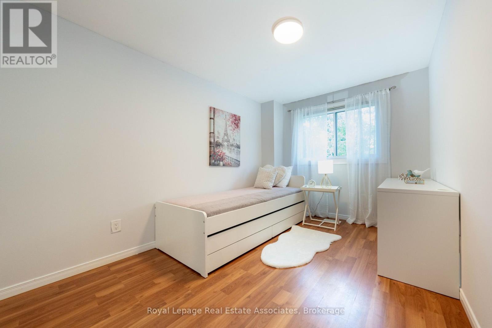 Photo 12 of 19 Burbank Crescent, Orangeville ON