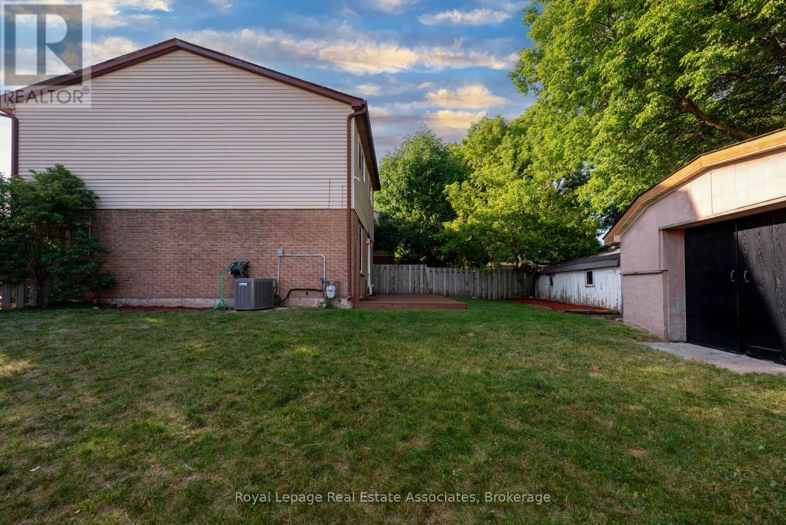 Photo 2 of 19 Burbank Crescent, Orangeville ON