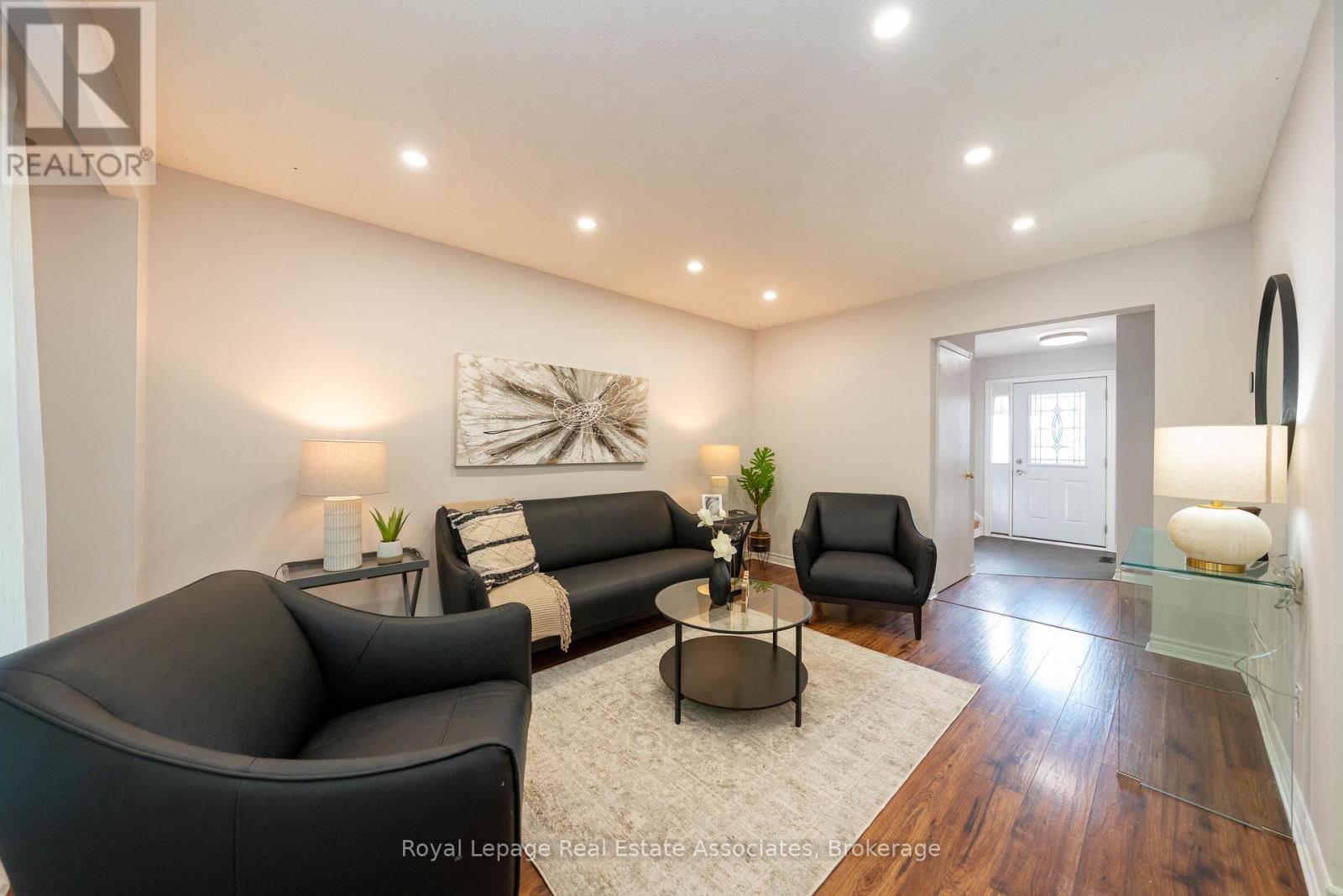 Photo 5 of 19 Burbank Crescent, Orangeville ON