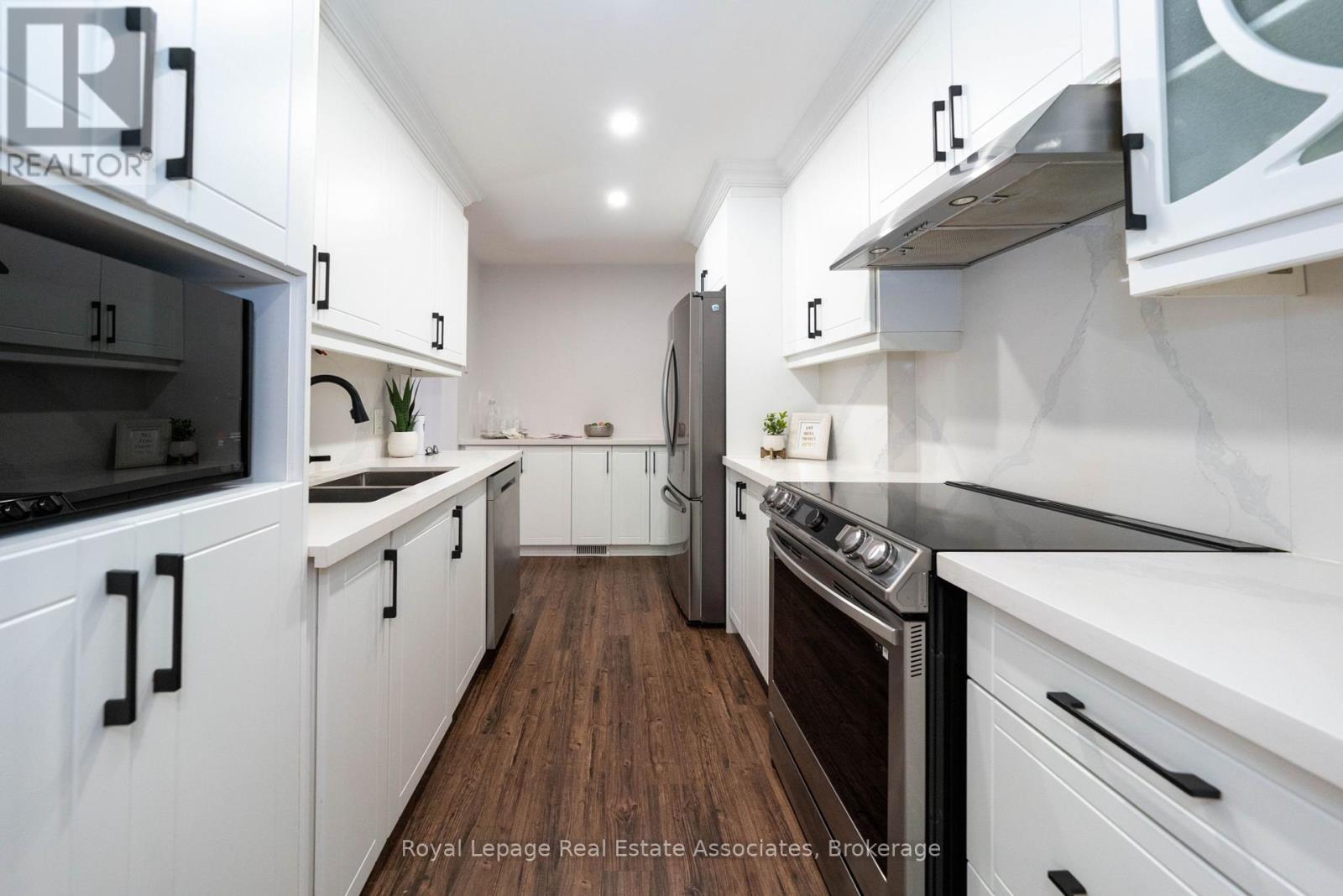 Photo 20 of 19 Burbank Crescent, Orangeville ON