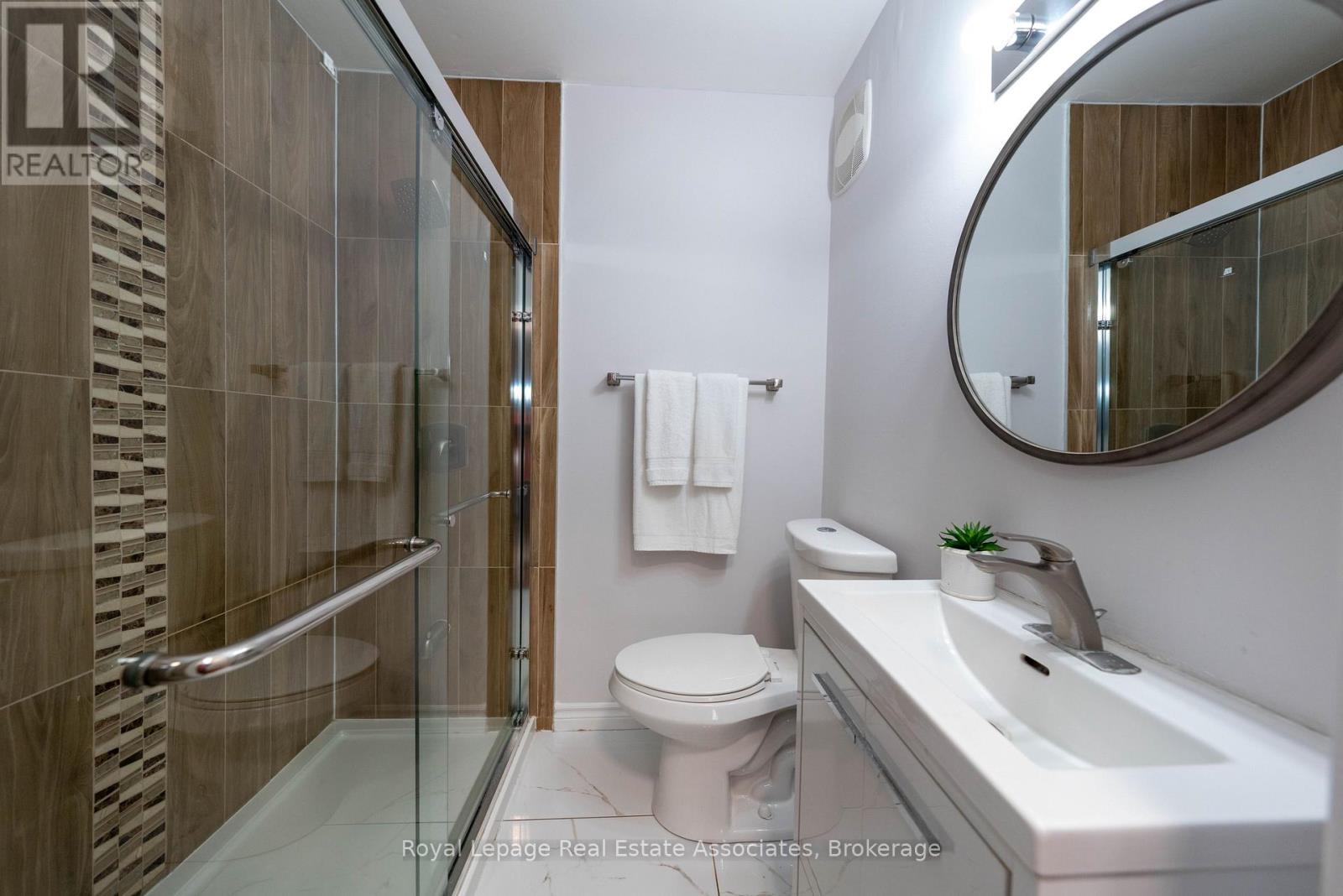 Photo 19 of 19 Burbank Crescent, Orangeville ON