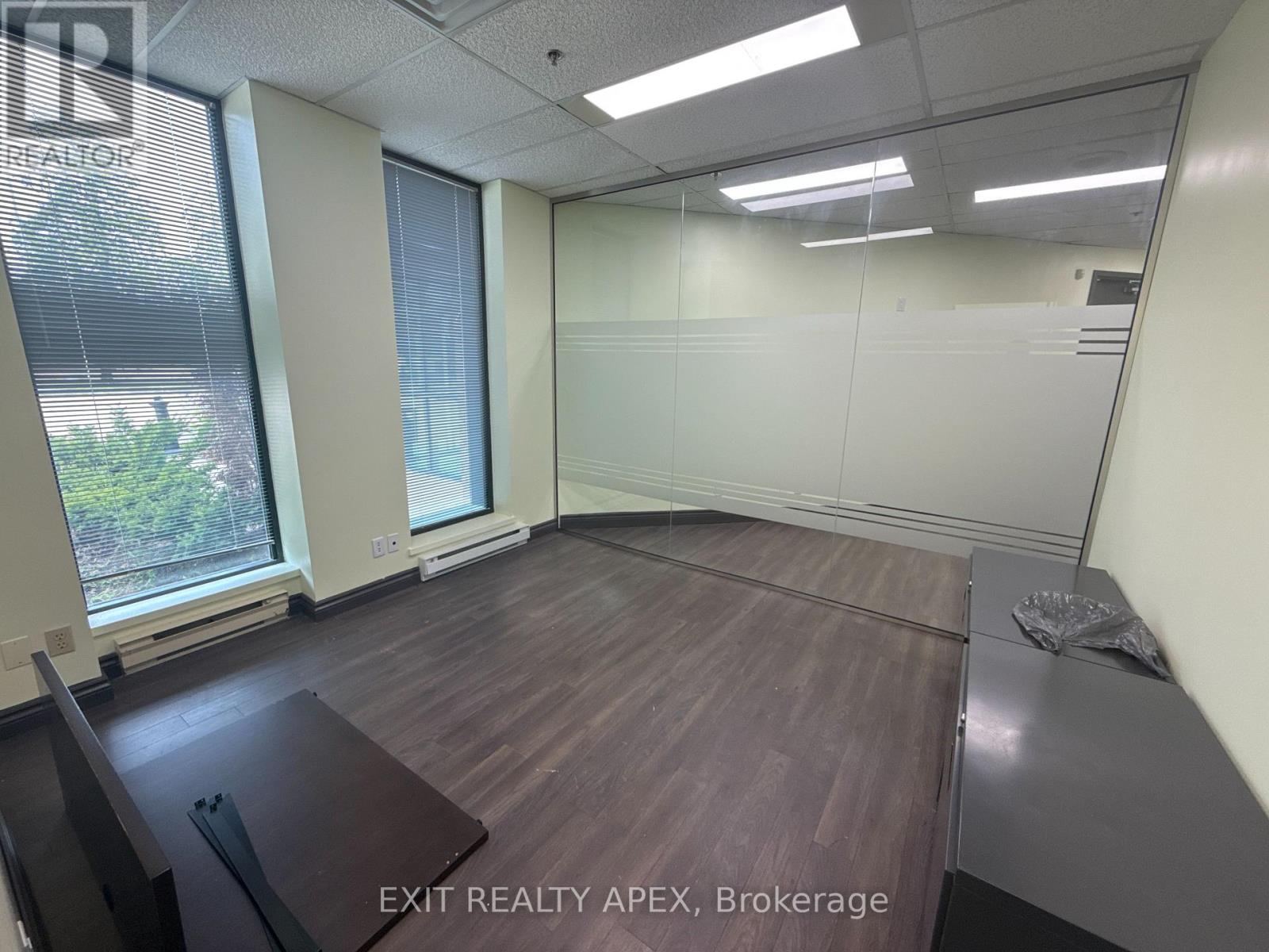 Photo 7 of 103 135 Matheson Boulevard W, Mississauga ON