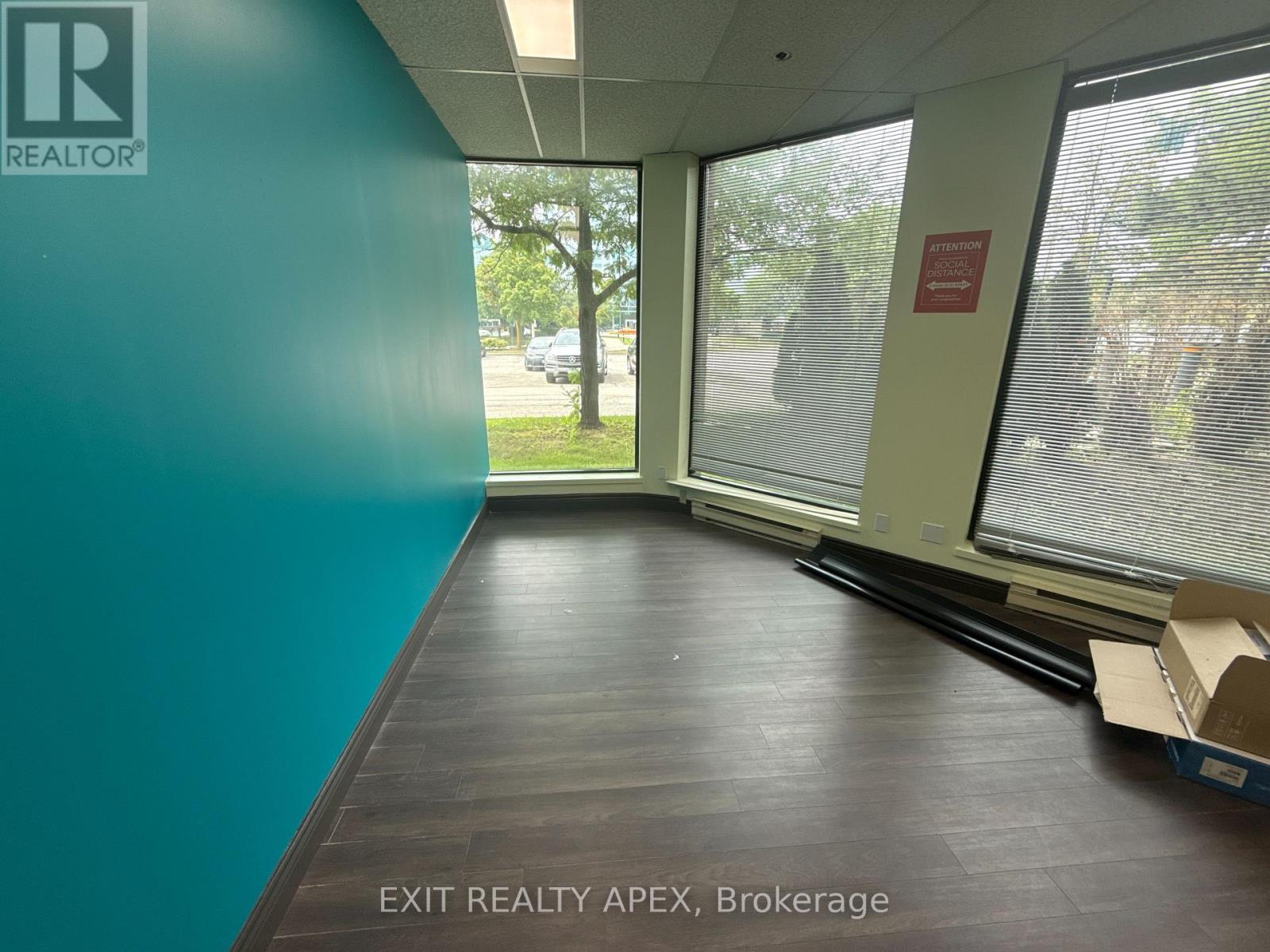 Photo 8 of 103 135 Matheson Boulevard W, Mississauga ON