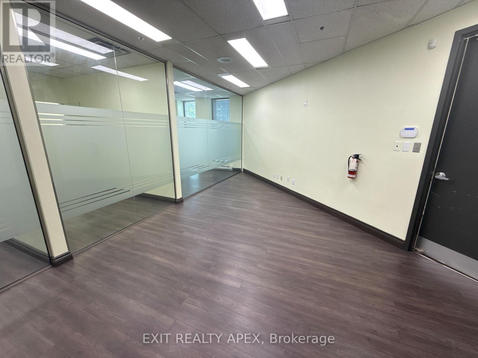 Photo 3 of 103 135 Matheson Boulevard W, Mississauga ON