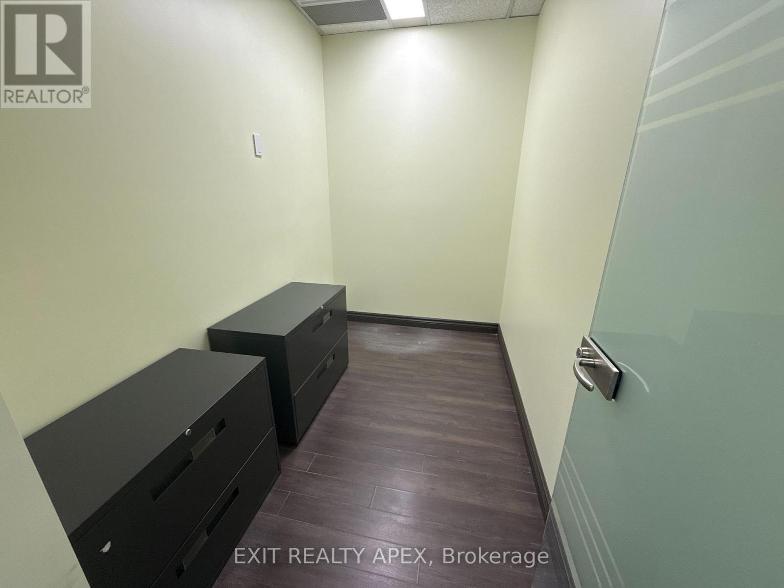 Photo 4 of 103 135 Matheson Boulevard W, Mississauga ON