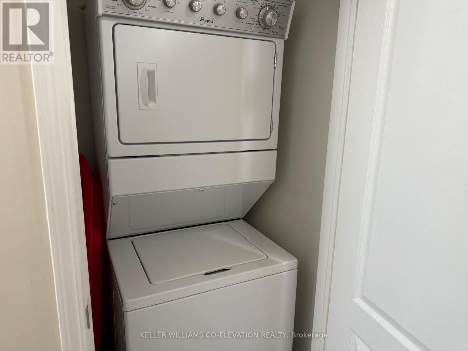 Photo 6 of 112 11 Applewood Lane, Toronto ON