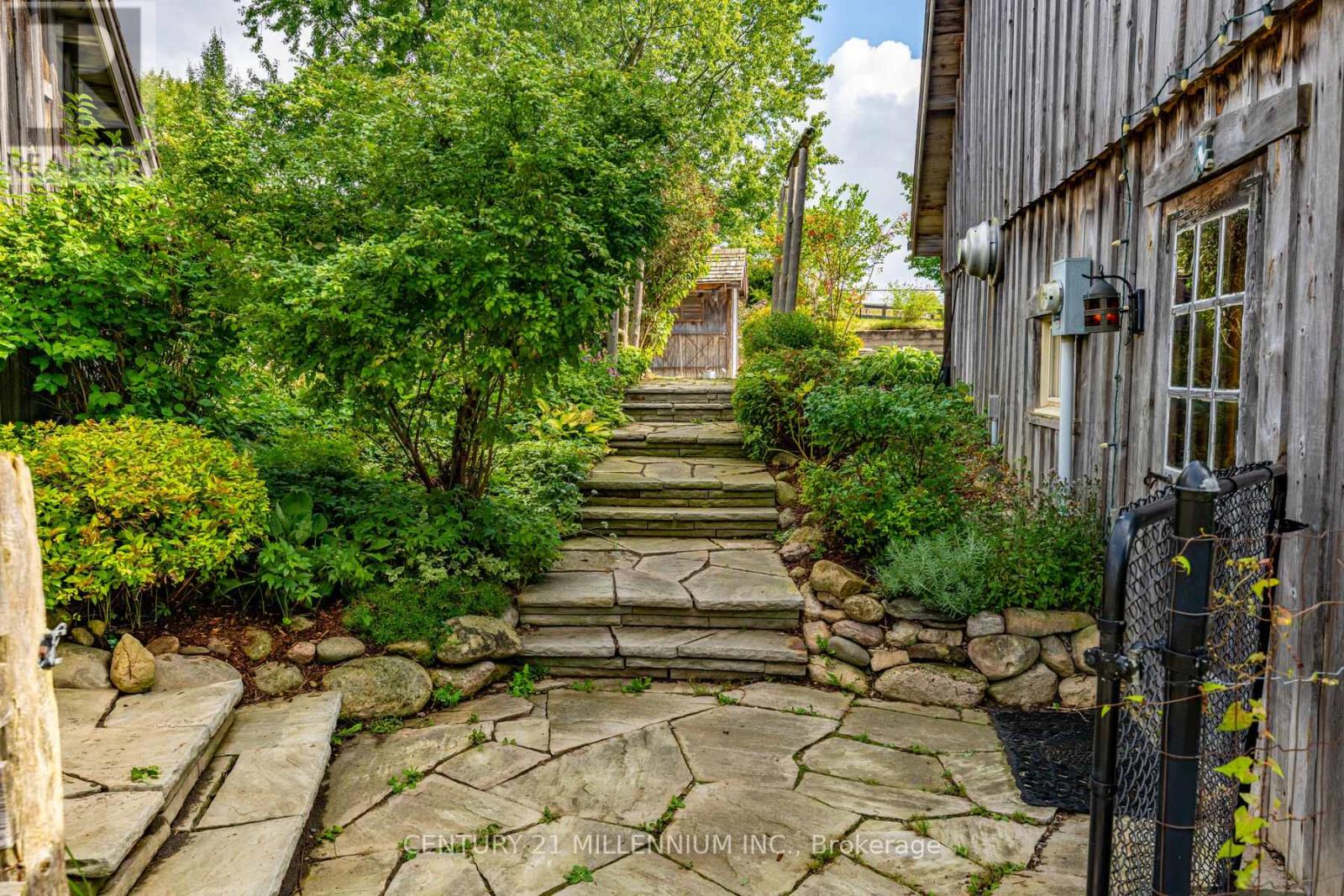 Photo 19 of 20909 Shaws Creek Road, Caledon ON