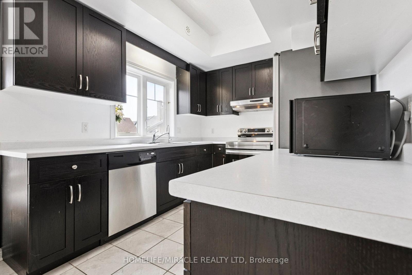 Photo 11 of 15 39 Kay Crescent, Guelph ON