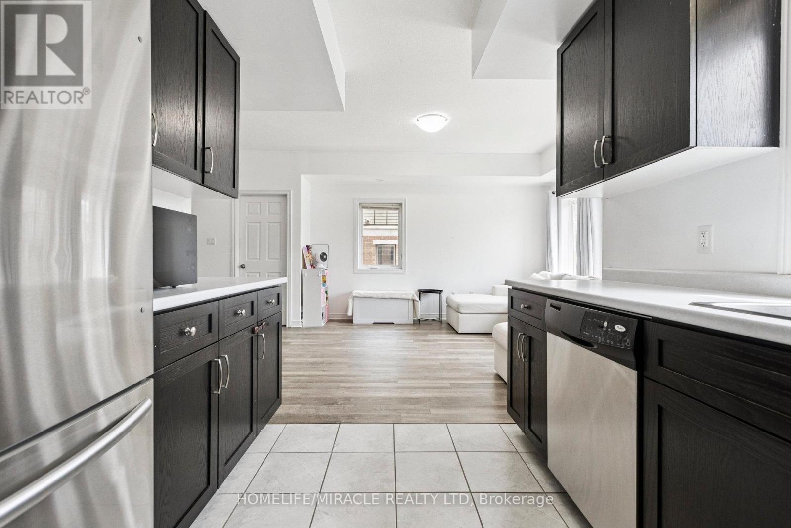 Photo 10 of 15 39 Kay Crescent, Guelph ON