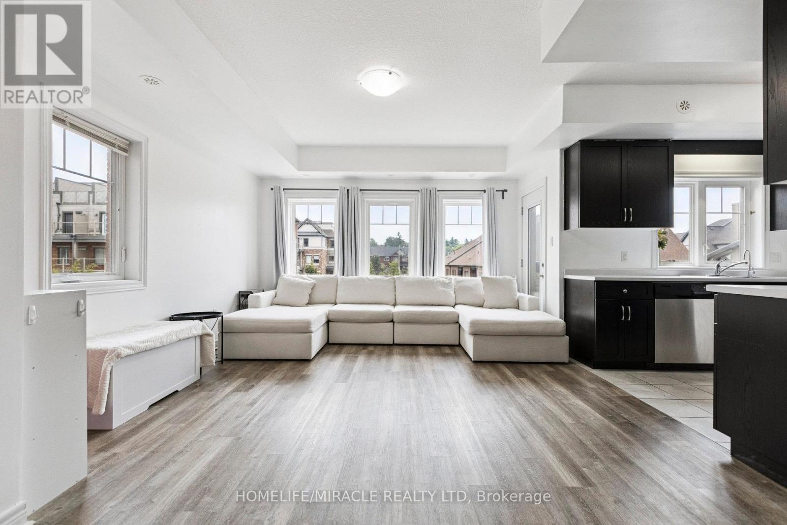 Photo 32 of 15 39 Kay Crescent, Guelph ON