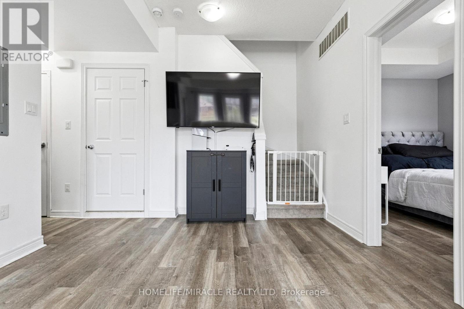 Photo 27 of 15 39 Kay Crescent, Guelph ON