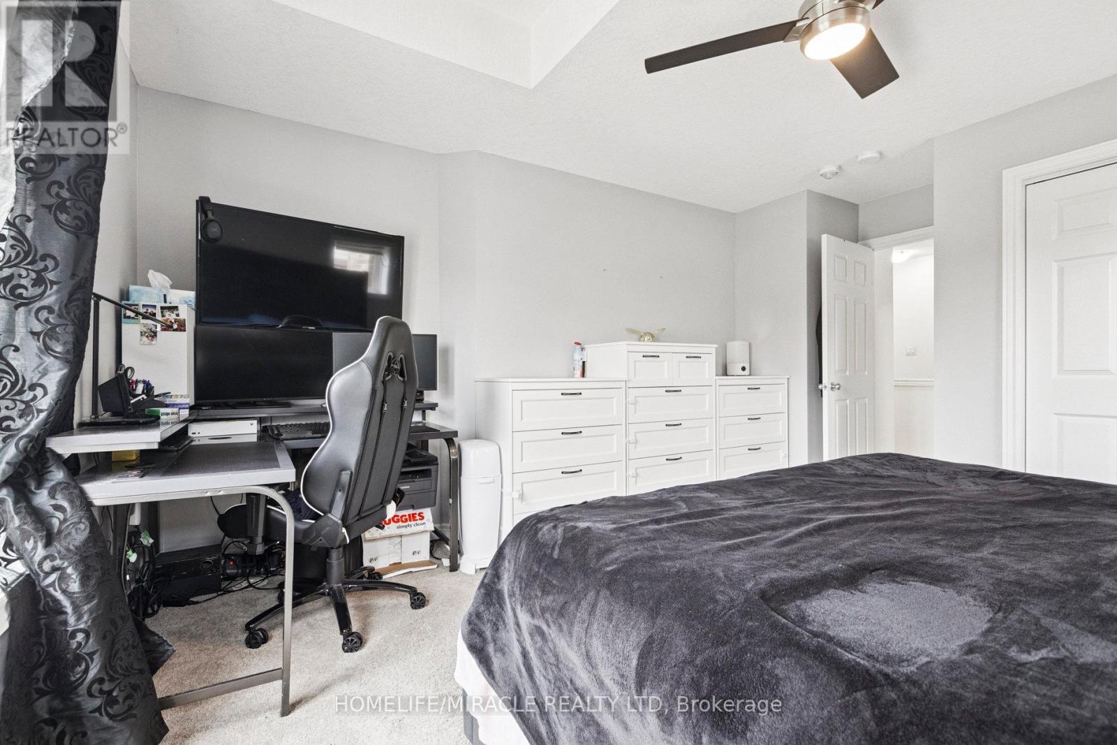 Photo 22 of 15 39 Kay Crescent, Guelph ON