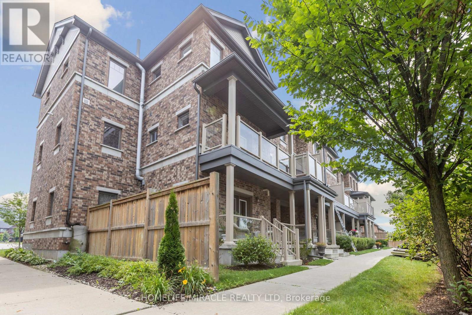 Photo 1 of 15 39 Kay Crescent, Guelph ON