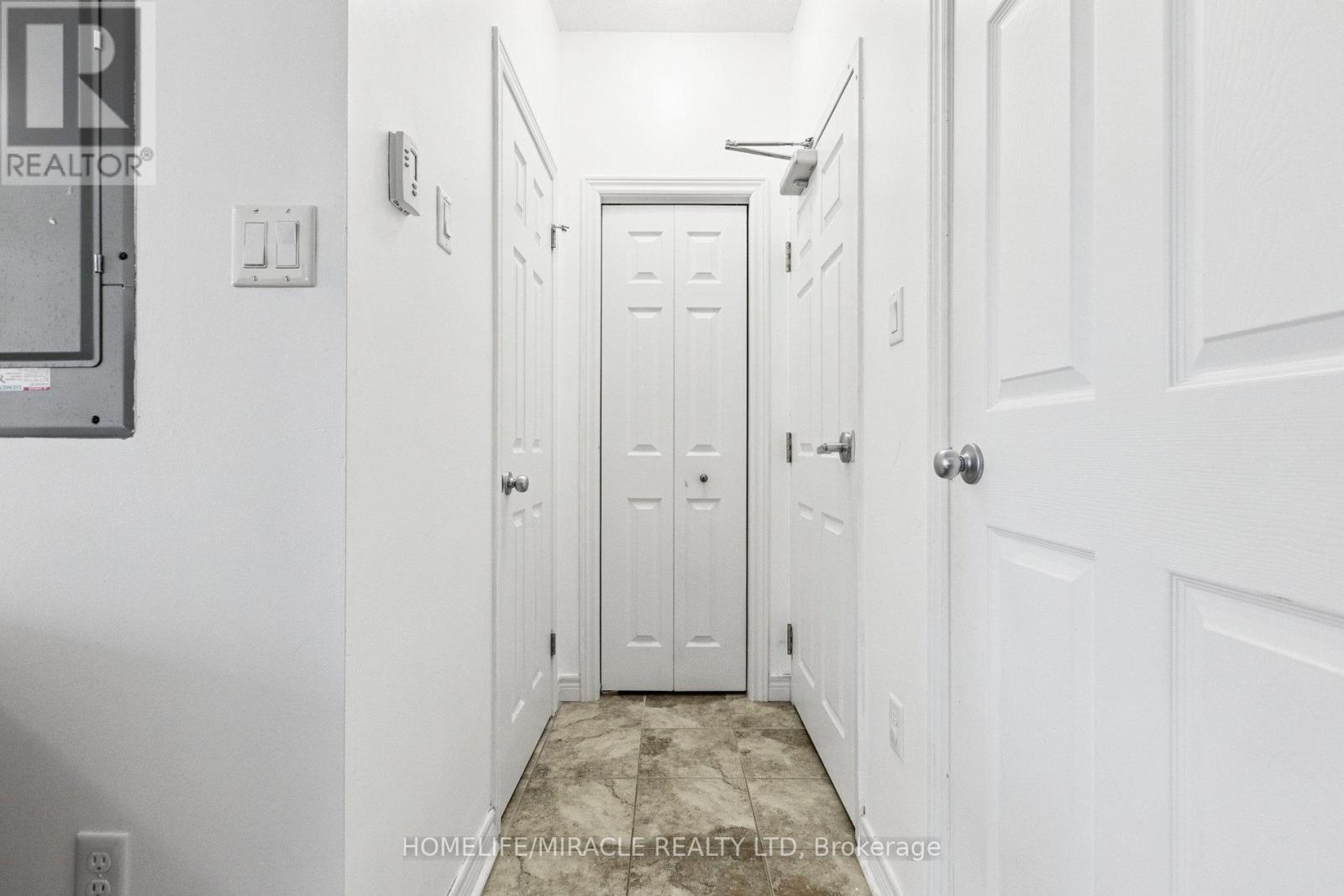 Photo 24 of 15 39 Kay Crescent, Guelph ON