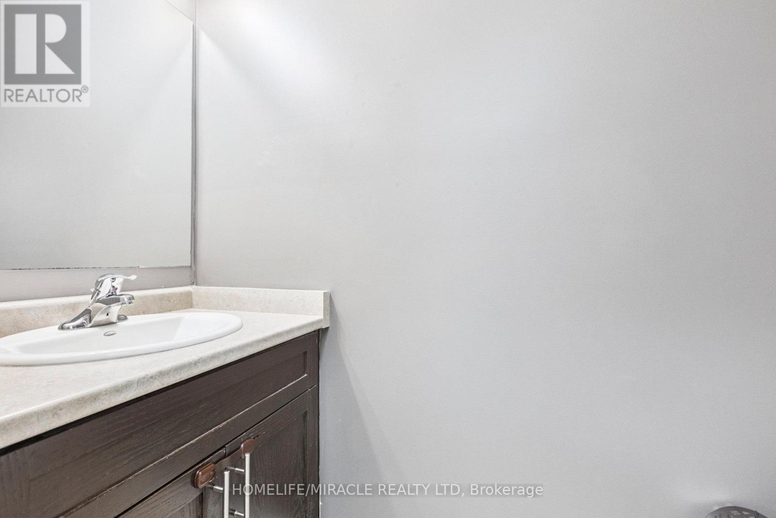 Photo 18 of 15 39 Kay Crescent, Guelph ON