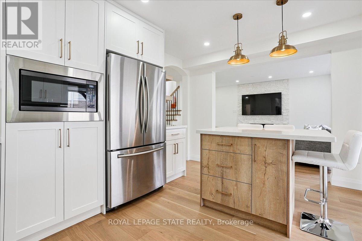 Photo 18 of 54 Ivybridge Drive, Hamilton ON