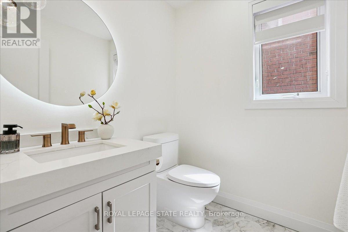 Photo 13 of 54 Ivybridge Drive, Hamilton ON