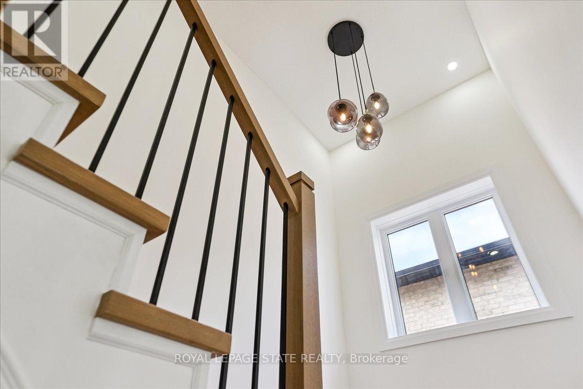 Photo 34 of 54 Ivybridge Drive, Hamilton ON