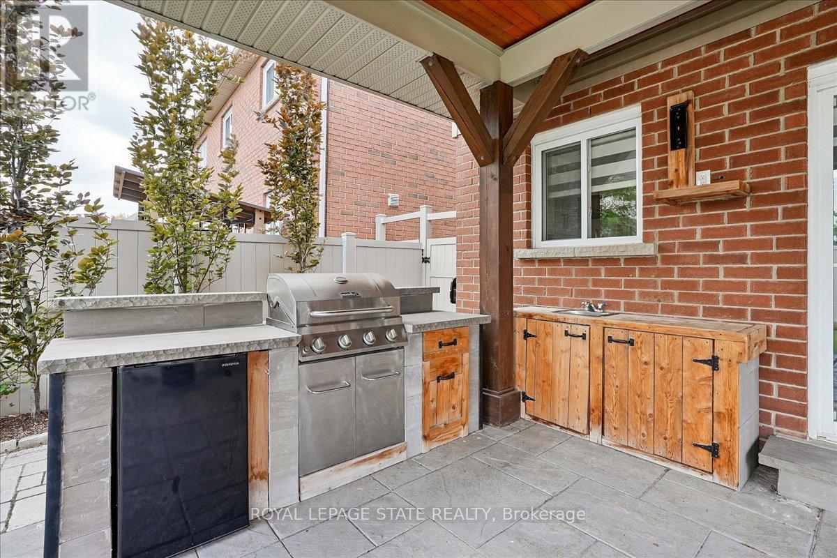 Photo 23 of 54 Ivybridge Drive, Hamilton ON