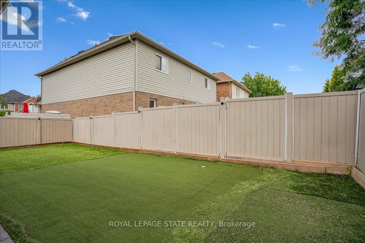 Photo 17 of 54 Ivybridge Drive, Hamilton ON
