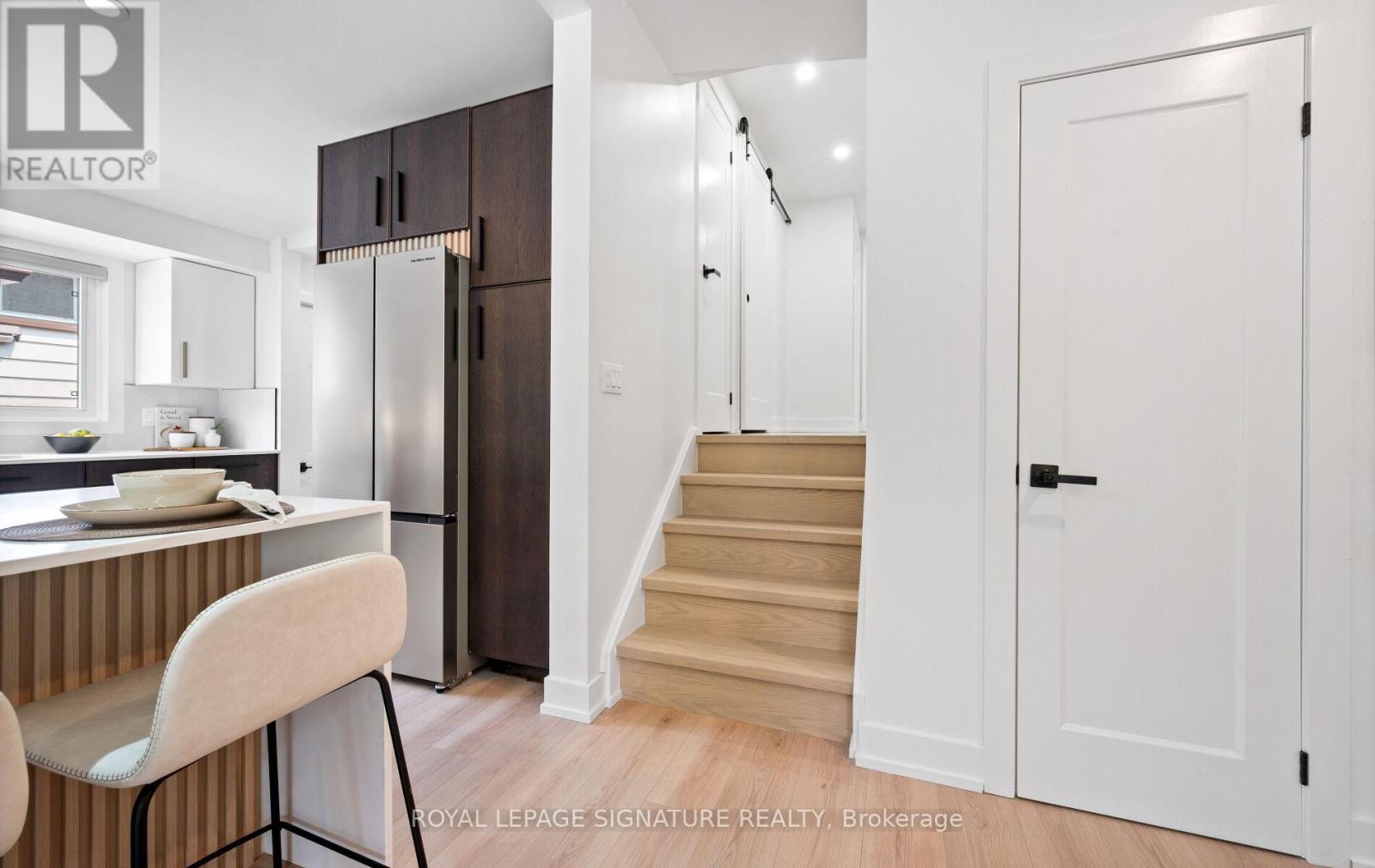 Photo 16 of 105 Lilacside Drive, Hamilton ON