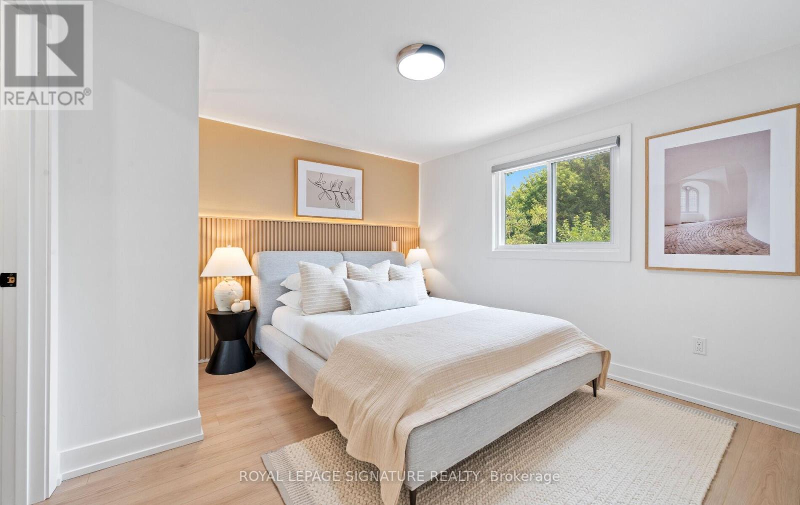 Photo 18 of 105 Lilacside Drive, Hamilton ON