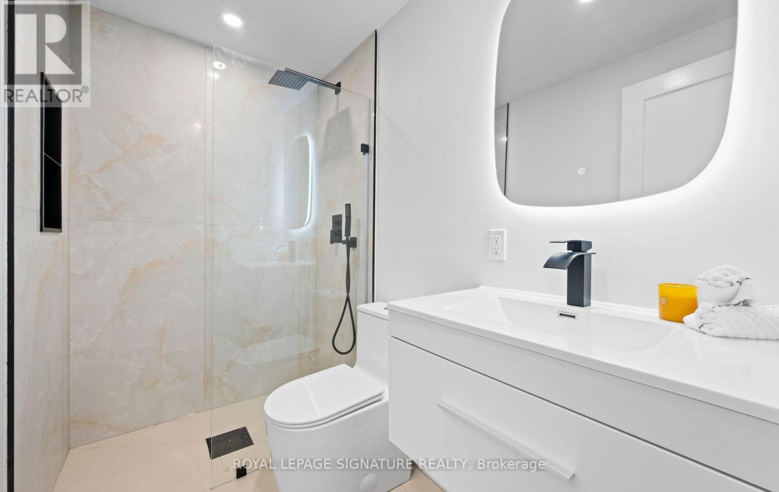 Photo 27 of 105 Lilacside Drive, Hamilton ON