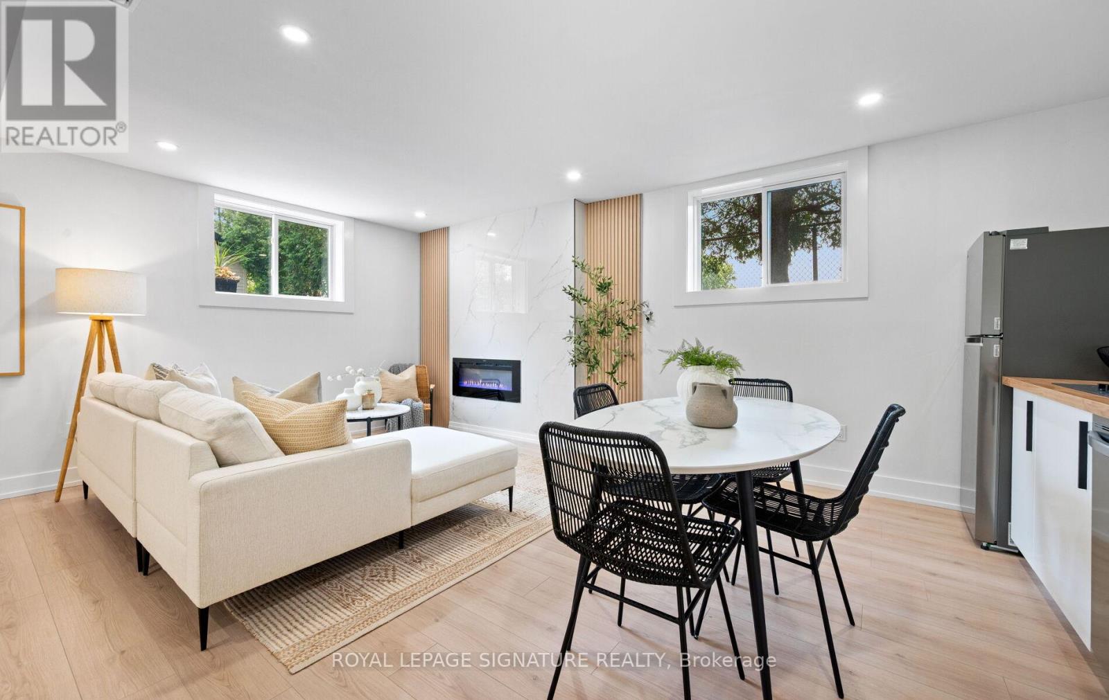 Photo 30 of 105 Lilacside Drive, Hamilton ON